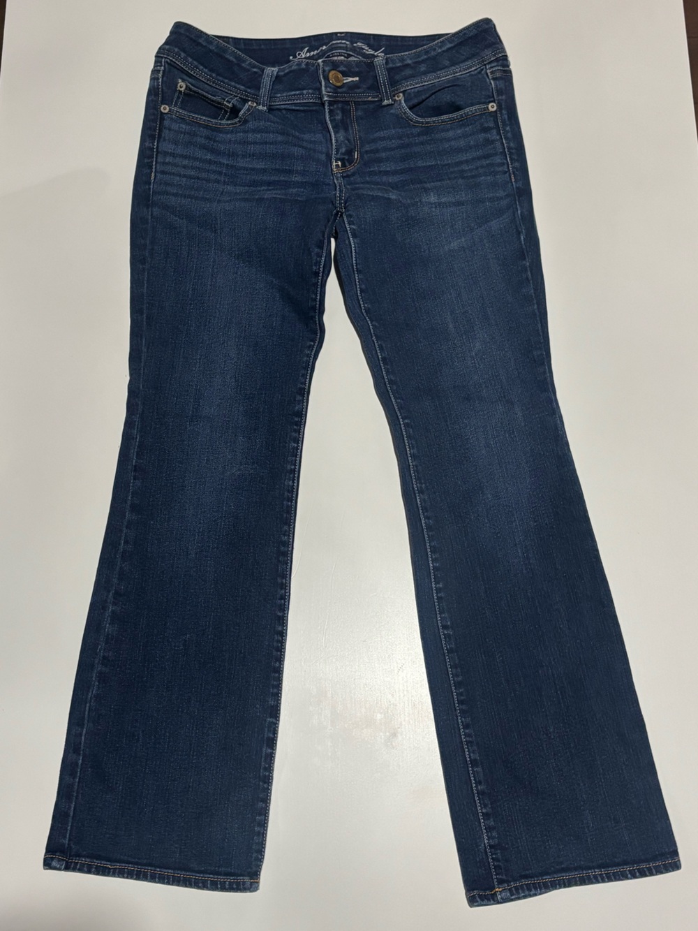 American eagle size 8 Women’s Dark Blue Stretch Bootcut Jeans